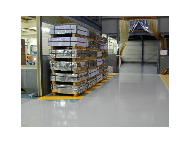 Résine de sol autolissante sans solvant et sans odeur, idéale pour garages, ateliers et surfaces commerciales - Neopox TLM_2