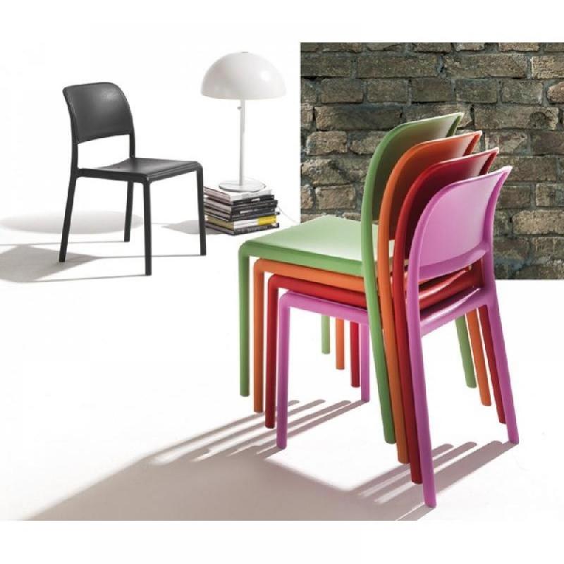 Lot de 4 chaises empilables design River - coloris anthracite - structure en résine renforcée_2