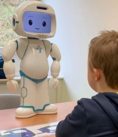 Qtrobot pour l'autisme_2