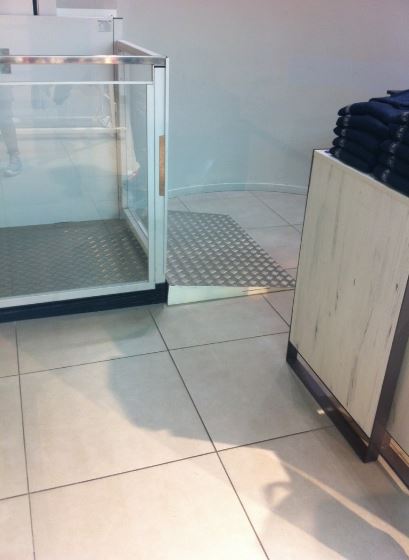 Mini élévateur pour lieux publics ou particuliers -  DHSE_2