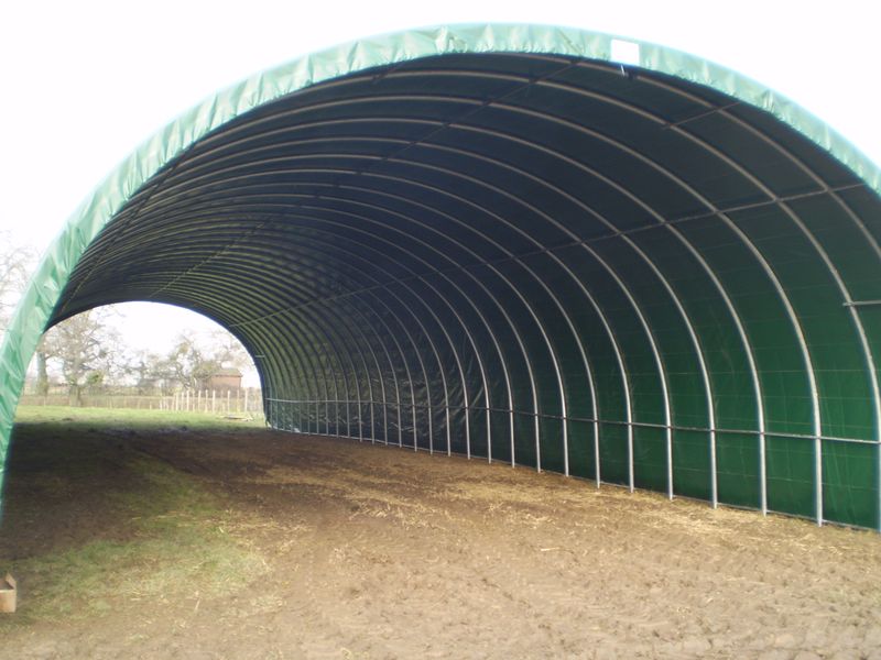 TUNNEL DE STOCKAGE OUVERT EN STRUCTURE EN ACIER ET FACILE À POSER_2