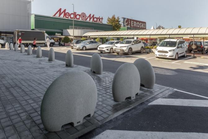 Borne en béton Covert - Borne en béton réalisée avec du Ciment blanc ou gris « Green Seal » - Granulats siliceux - Plastifiant Polymère Fiberglass AR - Couleurs standards : Blanc / Gris / Ocre_2