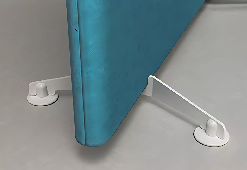 Cloison panneau acoustique vertical sur pieds hauts So Teruel_2