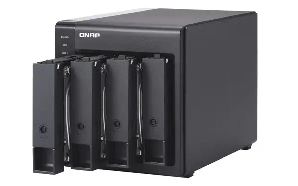 QNAP TR-004 Boîtier de disques de stockage Boîtier disque dur/SSD Noir 2.5/3.5
