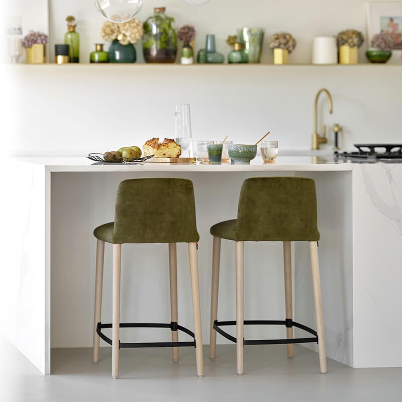 Tabouret robuste et polyvalent pour restaurants et bars_2