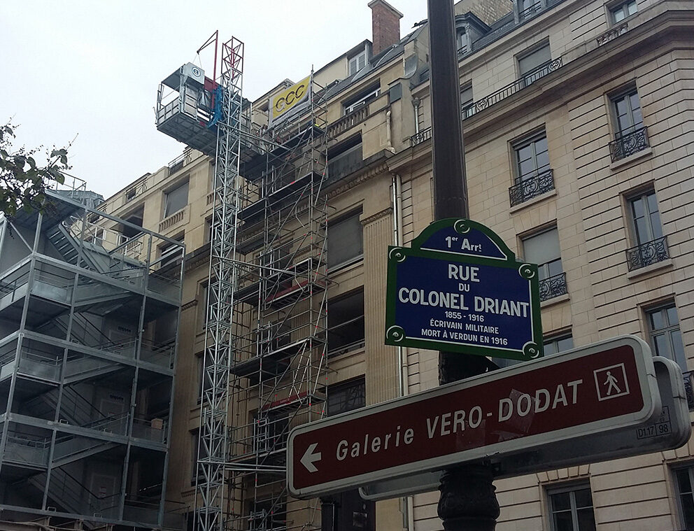 Monte-matériaux avec personnel accompagnant - capacité de charge 2000 kg - PT 2000_2