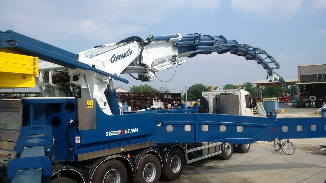 Grue auxiliaire Cormach Série 575000AXO E - E9J804 - pression 330 bar, bras hyd. 57800 mm, capacité 12110 kg_2