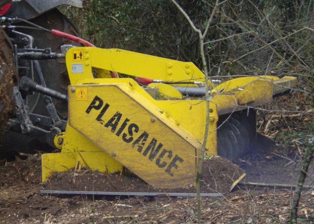 Broyeur de pierres adapté aux terrains agricoles et forestiers