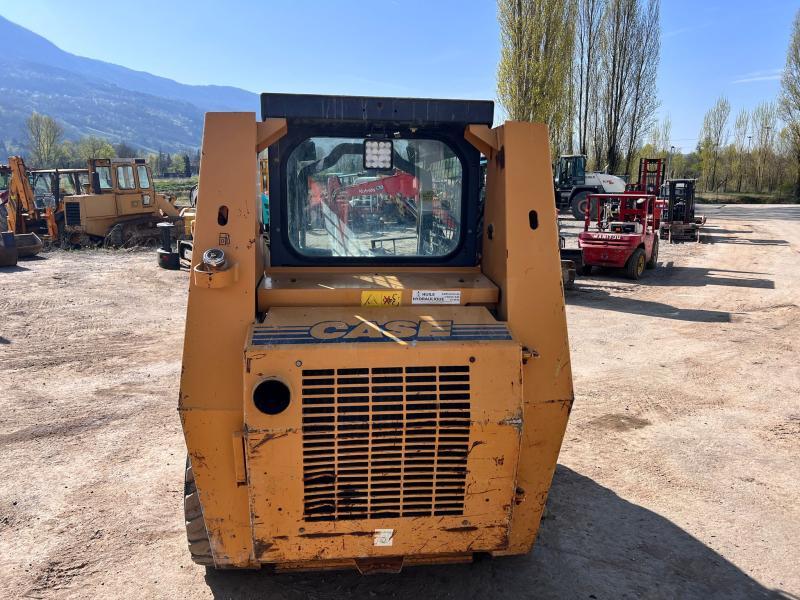 Mini chargeuse CASE 1840 - Année 1999 - Moteur CASE 50 CV - Capacité 635 Kg - Poids 2700 Kg_2