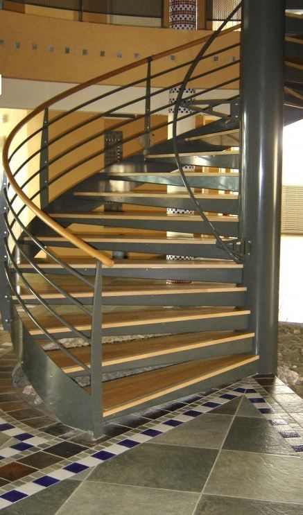 Escalier hélicoïdal Ysoman - Ysofer Esca - passage 1UP ou 2UP avec marches vissées et finitions personnalisées_2