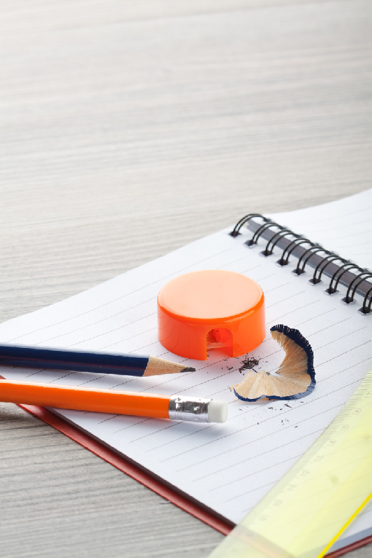 Taille-crayon rond en plastique - couleur orange - poids 4.6 gr_2