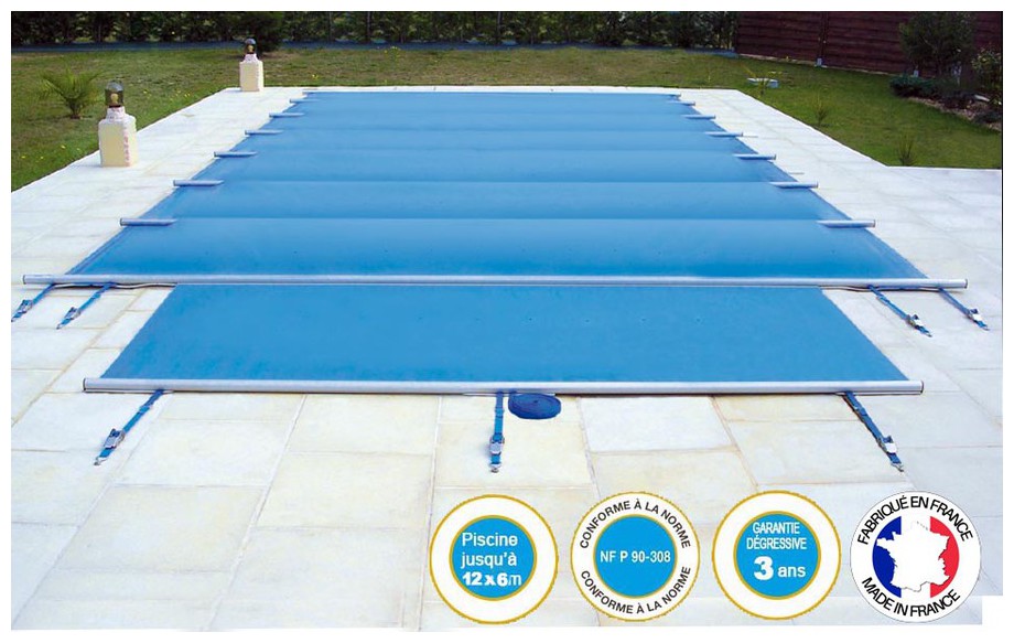 Distribution De Un Cigarillo Dans La Piscine Bâche à barres 4 saisons pool littoral / pvc / pour piscine
