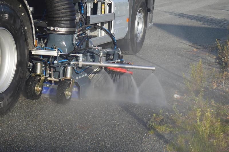 Balayeuse châssis TP Brock VS 11 avec grande capacité et options personnalisables - Balayeuse de voirie CMAR Brock VS 11 avec autonomie record et équipements sur mesure_2