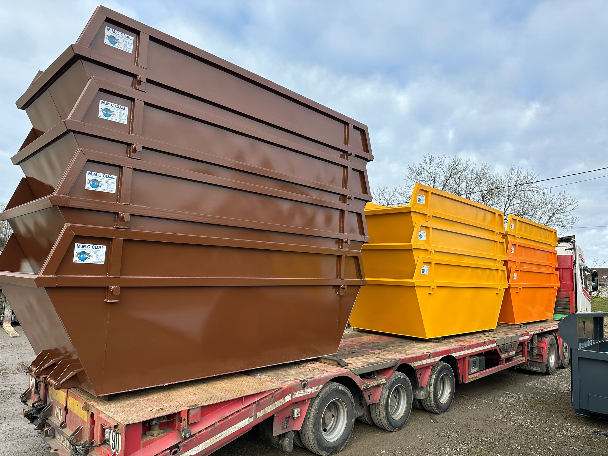 Caisson ampliroll avec finition personnalisée RAL