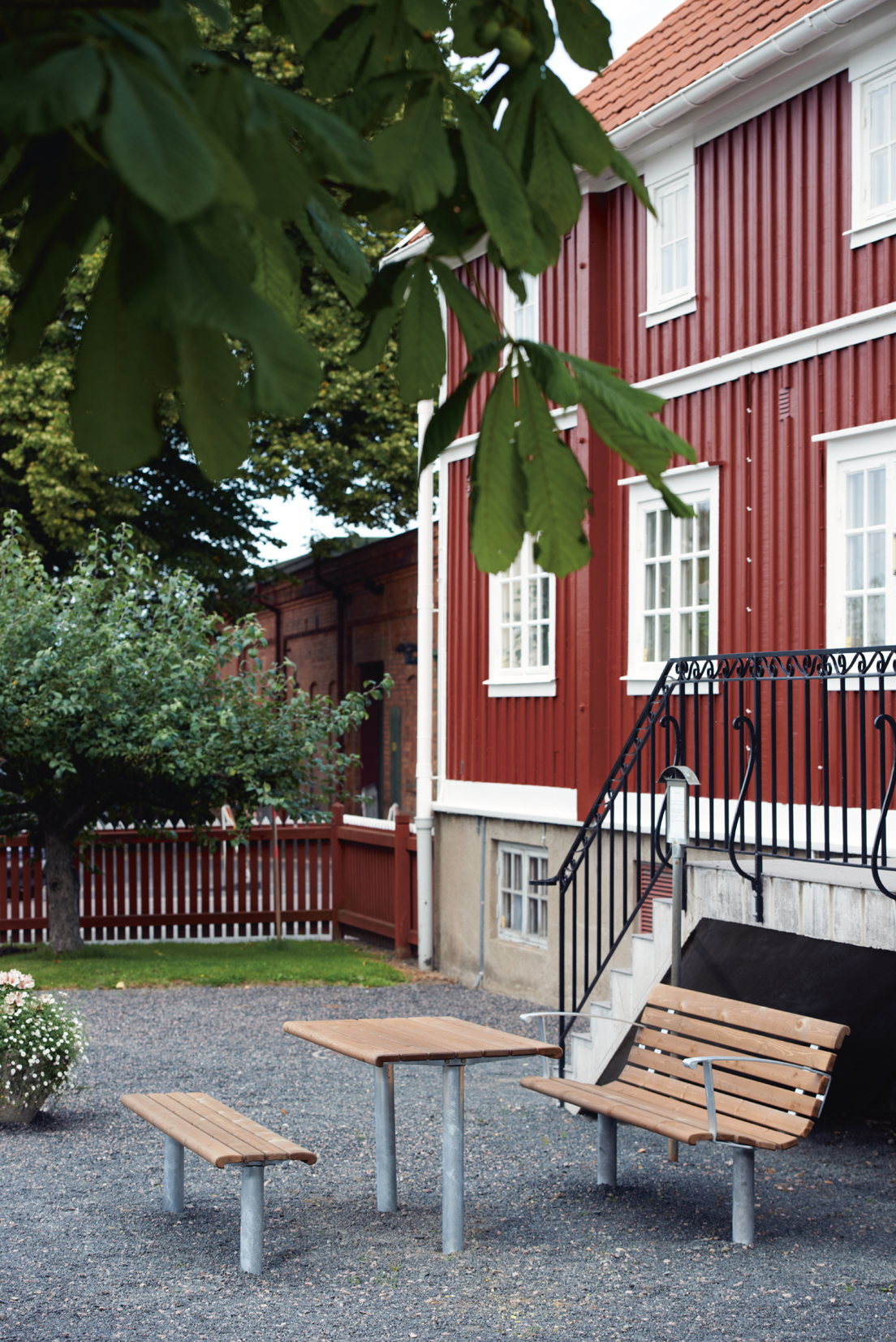 Table publique Sofiero réf 8037046 - Hags - Brun/Galvanisé - Scellement béton_2