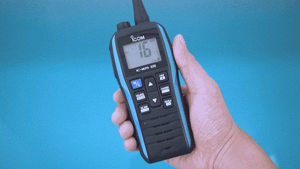 VHF marine portable étanche et intuitive IC-M25EURO EVO - légère, compacte, flottante avec écran LCD et charge USB_2