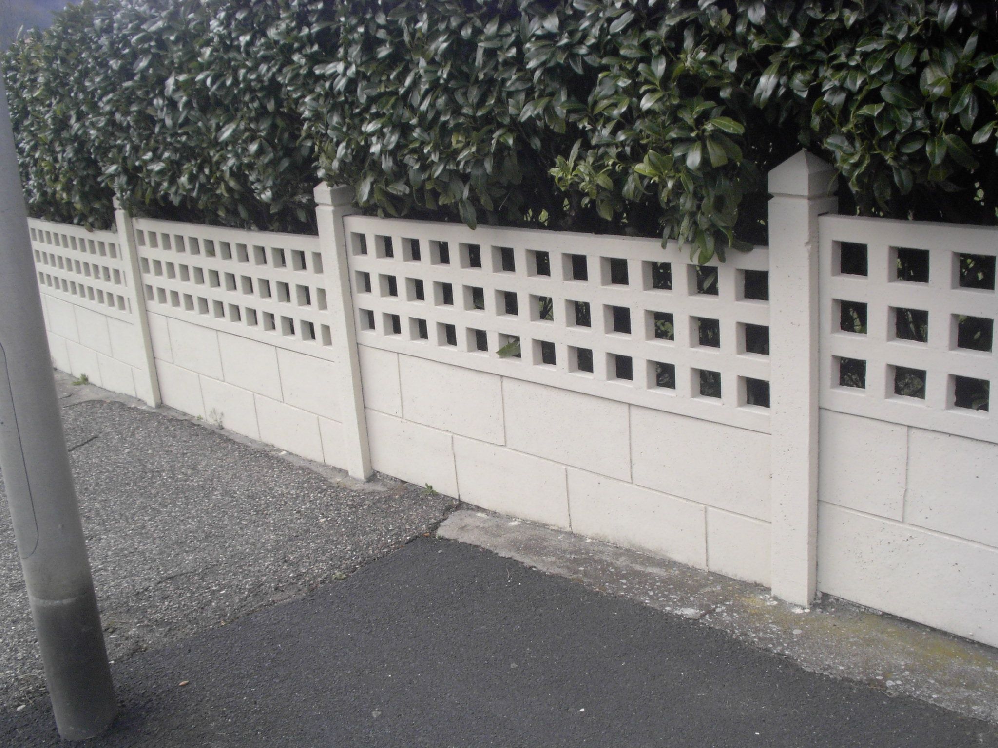 Clôtures en béton résistantes pour aménagement extérieur