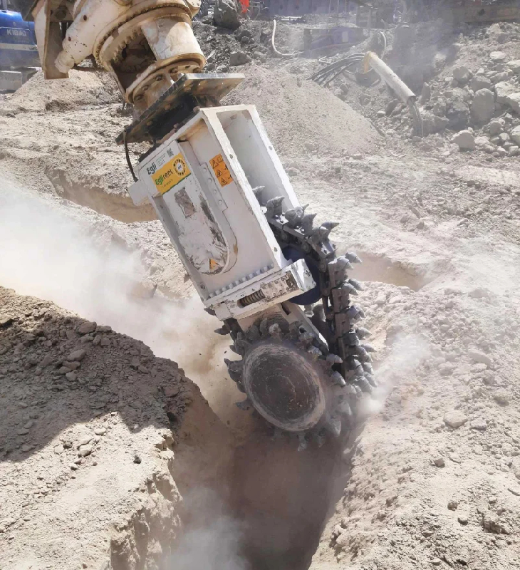 Fraise à chaîne EK - Pour roches jusqu'à 140 MPa et tranchées précises de 370 mm de largeur_2