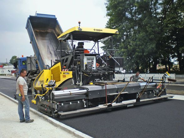 Finisseur autoroutier BF 800 C-2 - 800 t/h - 21300 kg - Technologie avancée BOMAG_3