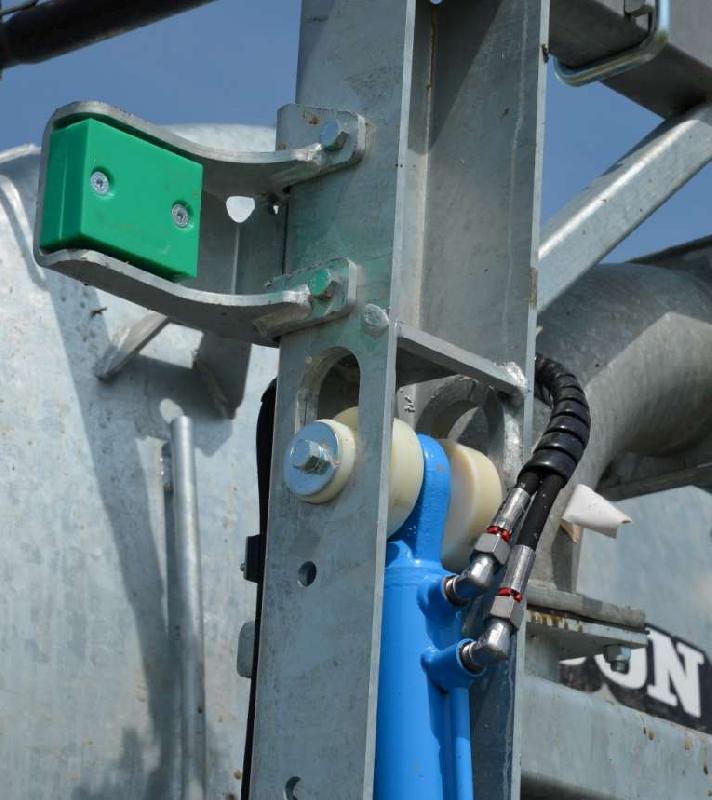 Rampe de lisier à patins Speedy One - Bomech - Largeurs de travail 7,5/9,0/10,5 mètres avec broyeur Alrena_2