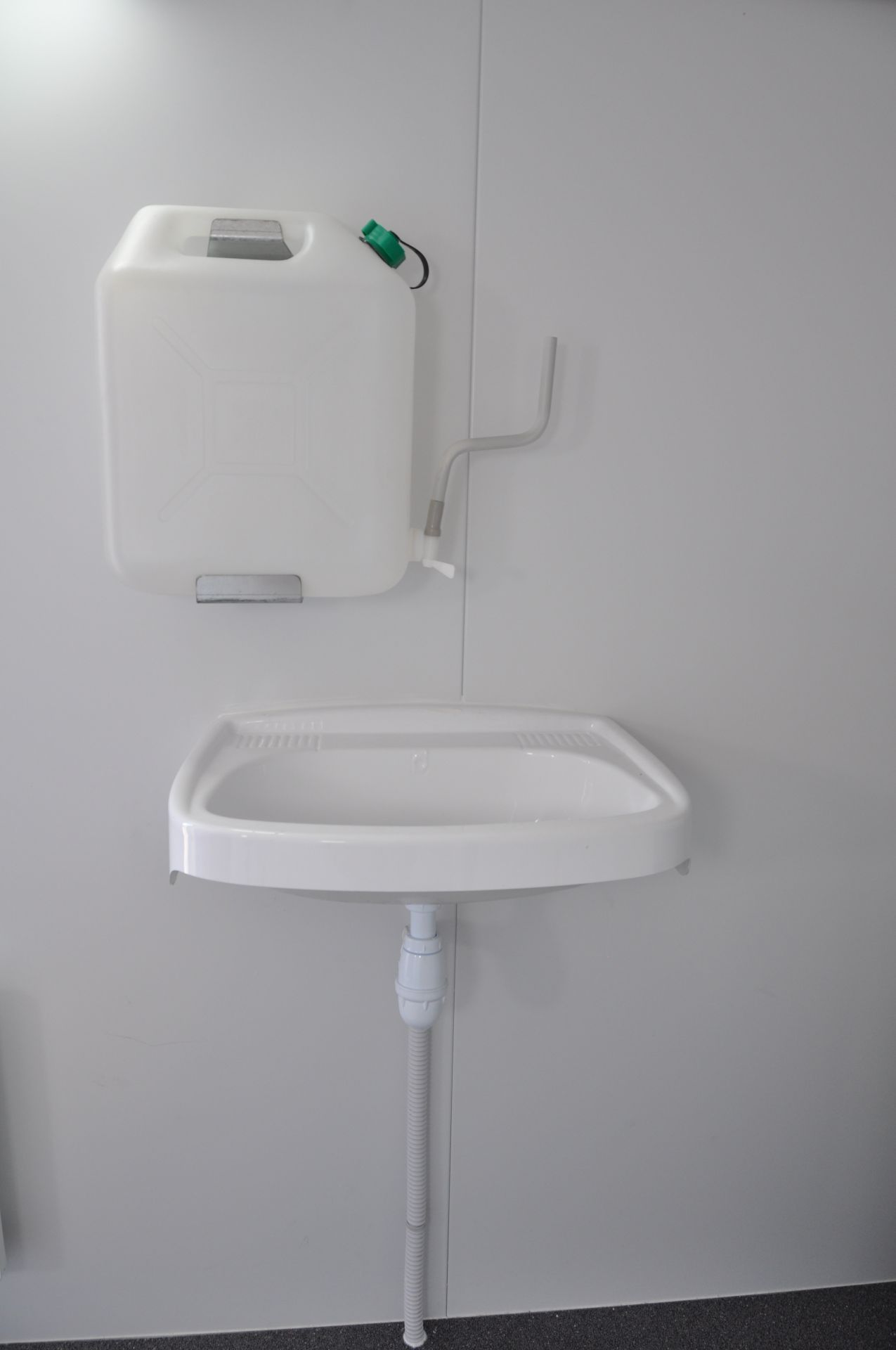 Abri mobile avec plancher en CTBH et revêtement vinyle