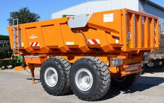 Benne TP équipée d’un vérin chromé et système de sécurité intégré