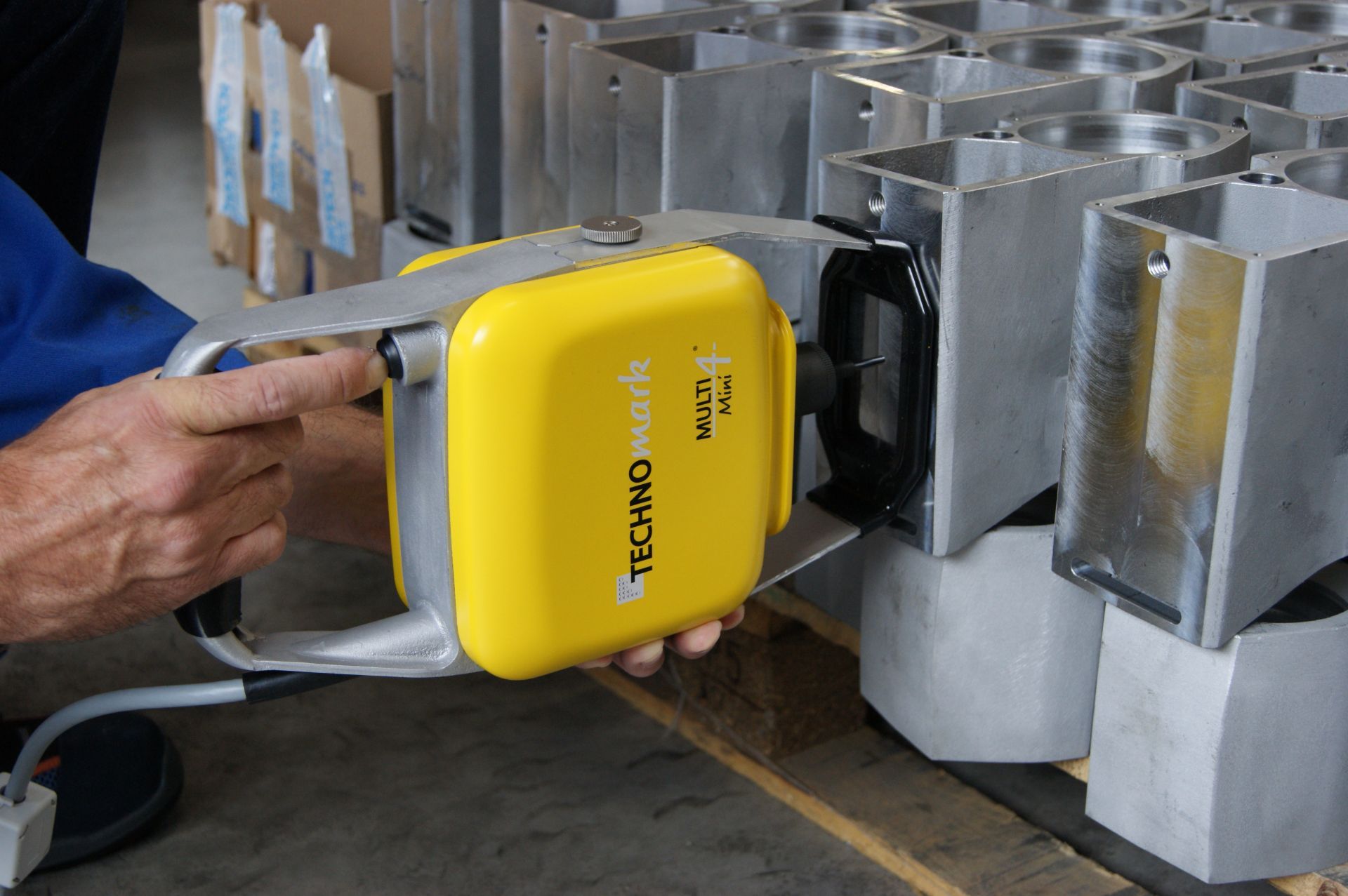 Mini machine de marquage par micro-percurssion_2