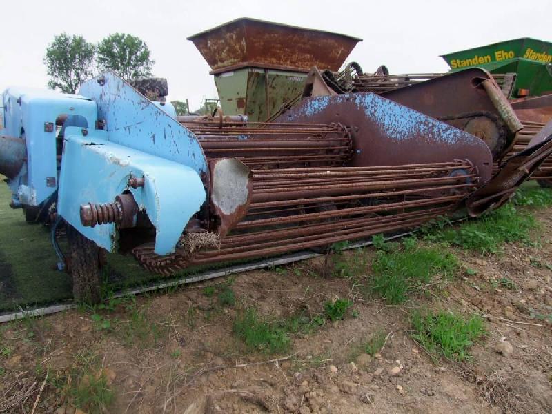 Arracheuse de pommes de terre Ransomes aligneuse 2 rangs 1m35 - Occasion - portée avec 2 tapis_2