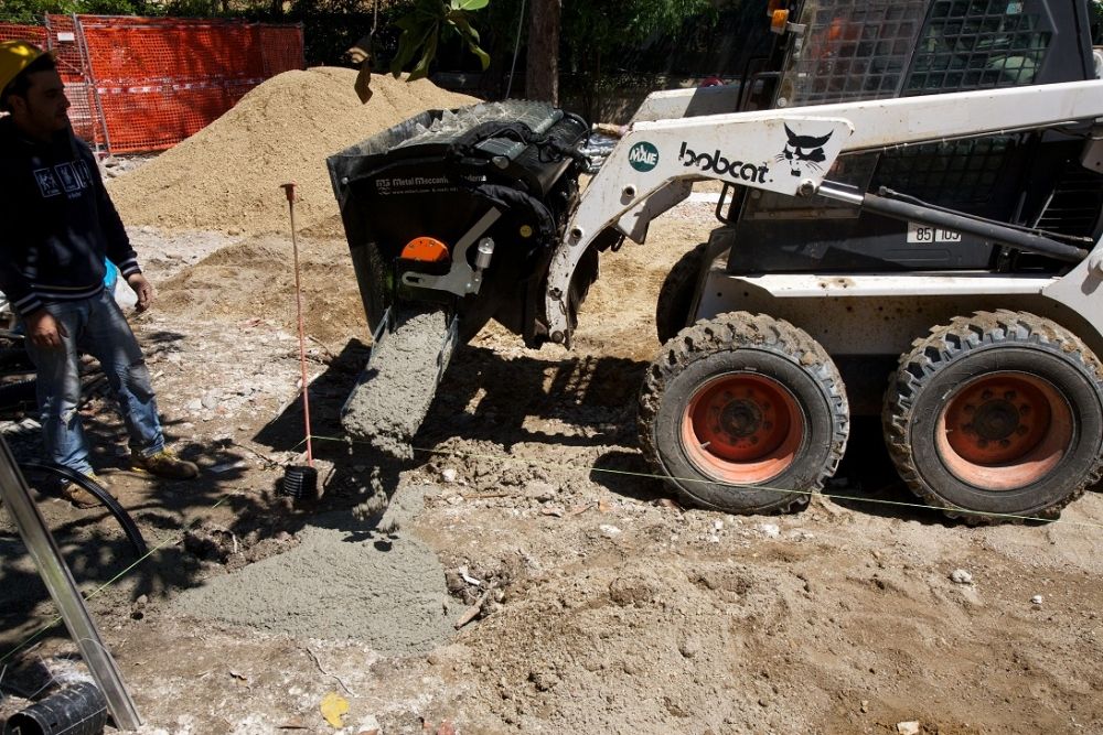 Matériel de malaxage béton avec goulotte de déchargement de 1500 mm