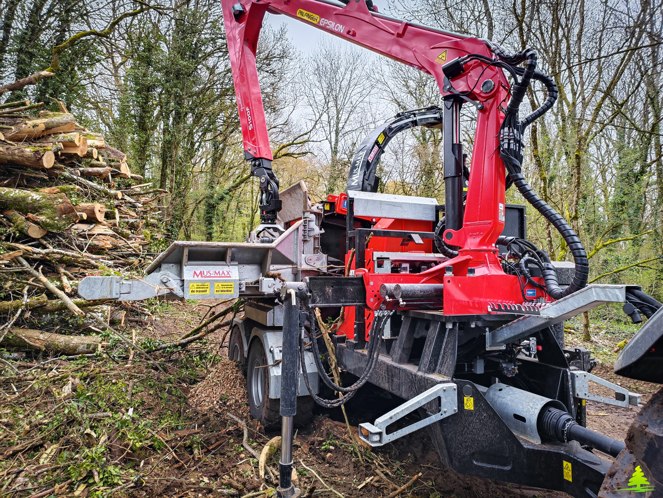 Broyeur de branches équipé d’un rotor à 6 couteaux