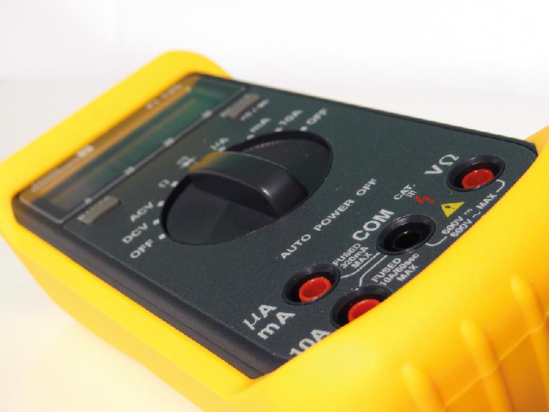 FI125 - Multimètre numérique portable RMS 3 200 points - Mesure tension, résistance, courant - Protection 600V CAT III_2