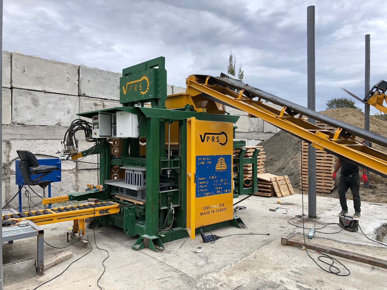 Machine à briquettes semi-automatique VESS ECO 4.1 - Capacité 4 000 briquettes en 8 heures - BEYAZLI GROUP_2