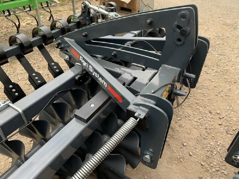 Machine agricole NC à disques gaufrés pour préparation du sol