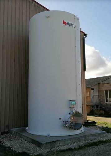 Cuve de stockage robuste avec finition intérieure résistante