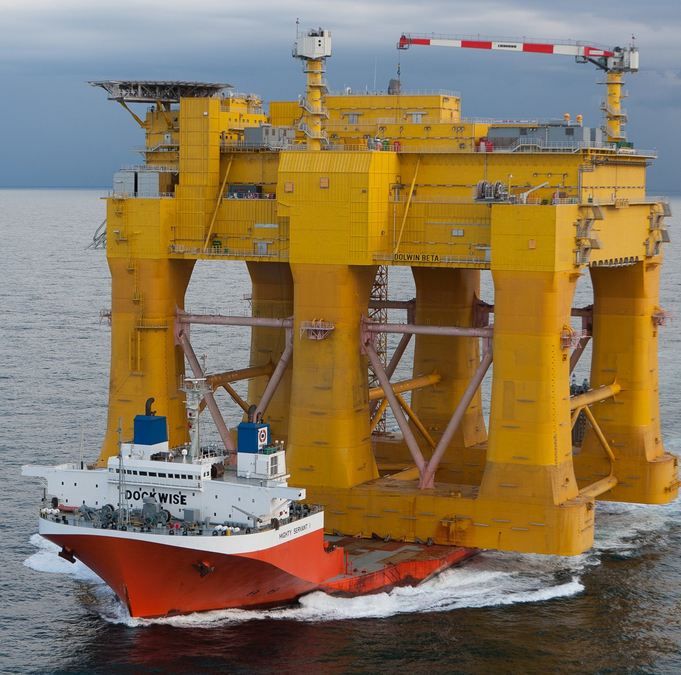 RL 1500 - Grue portuaire offshore Liebherr - Capacité de levage 40t - Portée 42m_2