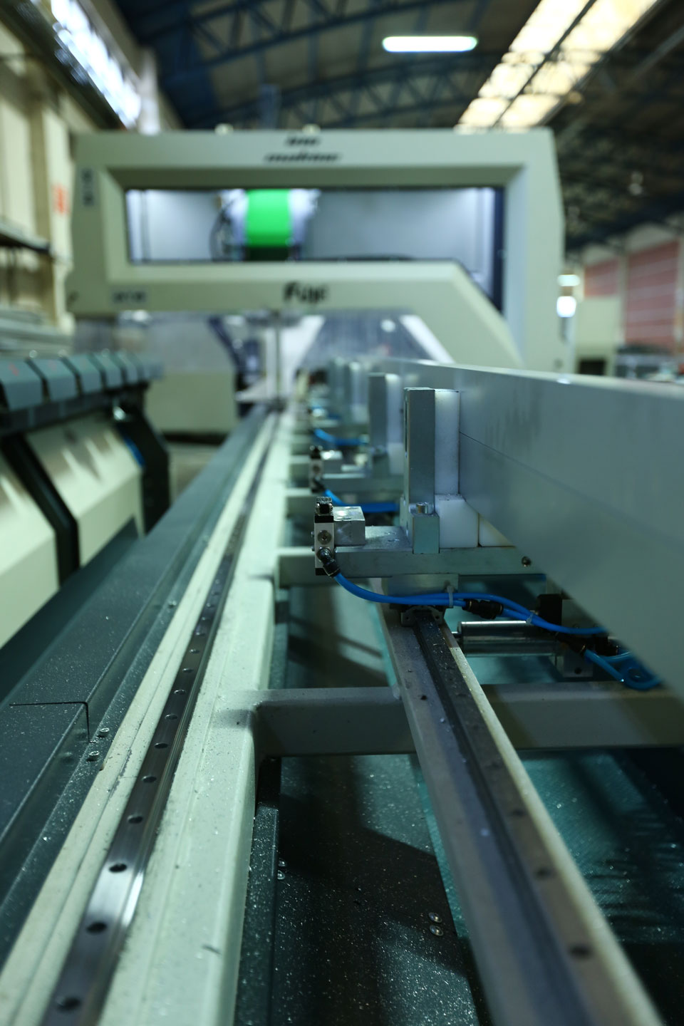 Centre d’usinage Fujicam XP 7000 - CNC 3 axes - Usinage précis pour profilés aluminium, PVC, acier et plus_2