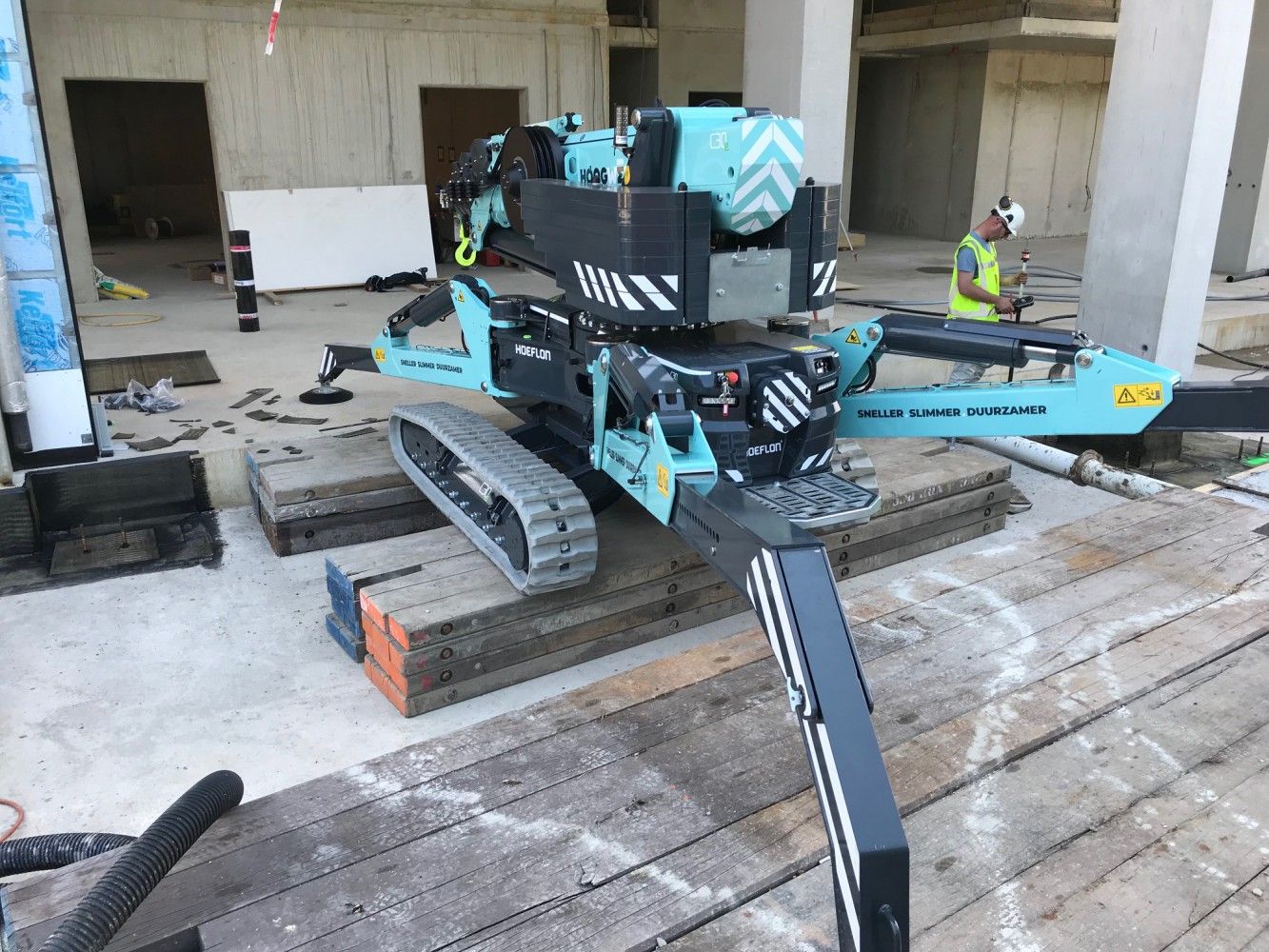Hoeflon C30E - Mini Grue Électrique - 8700 kg - Hauteur de Levage 22 m_2