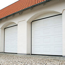 Porte de garage sectionnelle motorisée - ouverture plafond - panneau sandwich - portillon et hublot - isolation thermique et étanchéité à l'air - dimensions 350 x 308.5 cm_2