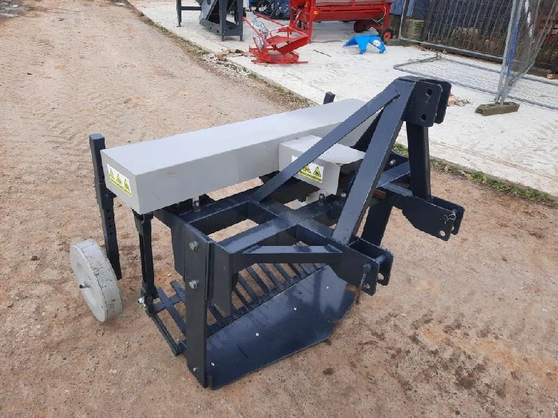 Arracheuse maraîchère / légumière NC - Lame souleveuse vibrante EM140 - Largeur 1,40m - Occasion_2