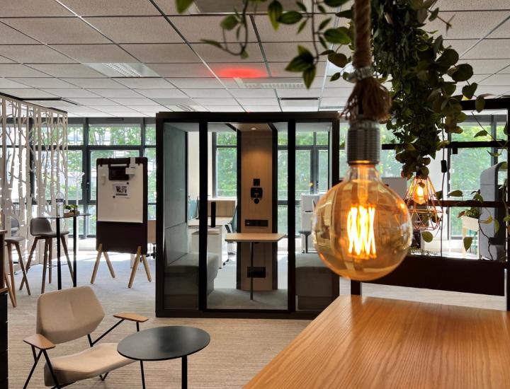 Cabine acoustique avec ventilation, fonction hermétique et connectique - Ref : BLABLA_duo_2