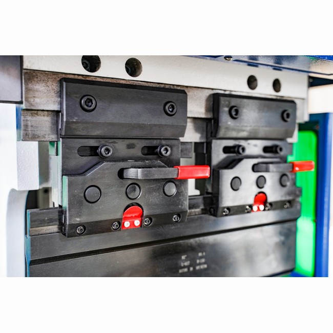 Plieuse électrique à commande numérique ARROW - PE 400x6T - compacte, précise et rapide pour petites pièces_2