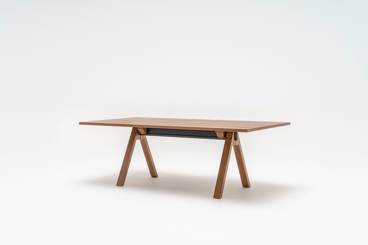 Table de réunion équipée de pieds robustes V240SM - Matériaux modulaires et options Mediabox_2