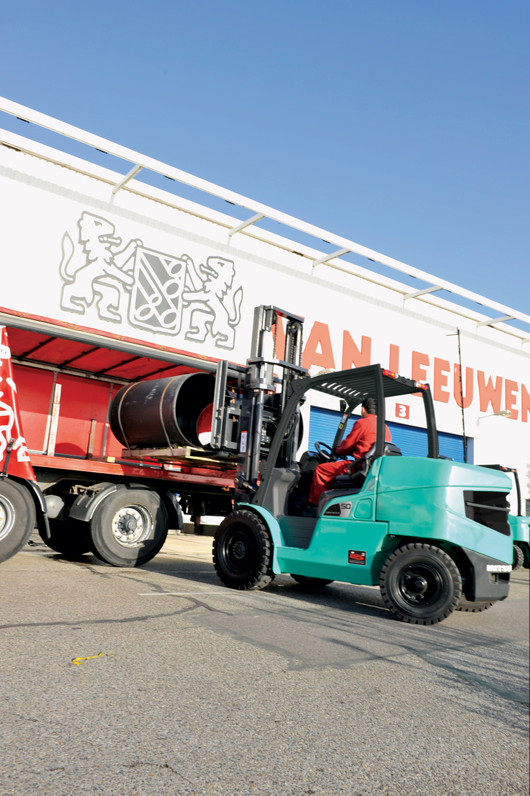 Location courte durée - Chariot élévateur thermique Mitsubishi 4000 kg - 4 roues pneumatiques - Grendia EX FD/FG40N_2