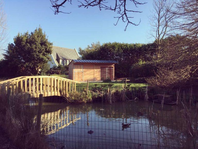 Box chenil - BOX036 - Fabrication française en bois Douglas, épaisseur 48 mm, isolation thermique_2