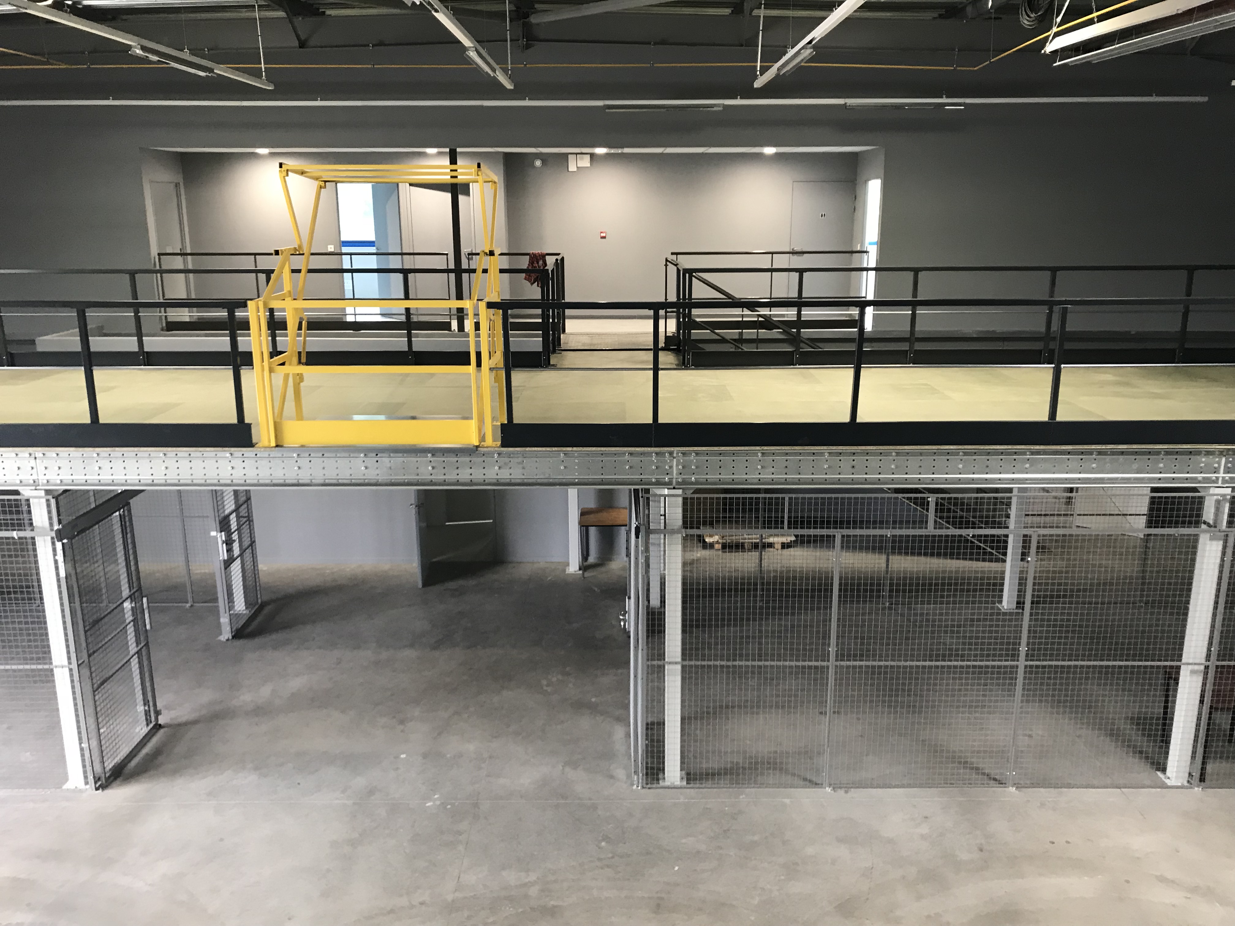 Plateforme poteaux 1 ou 2 niveaux - BCCom rayonnage - Charge de 250 à 1000 kg/m² - Acier galvanisé_2