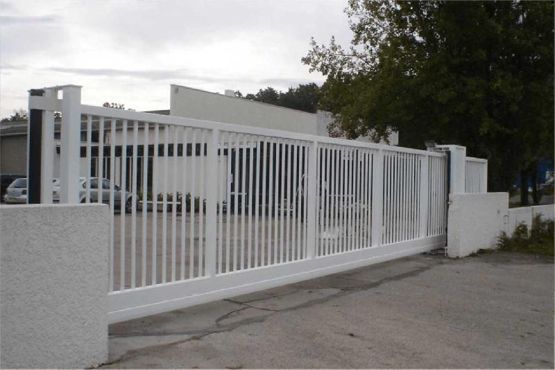 Portail autoporté barreaudage carré - 9000 / 2500_2