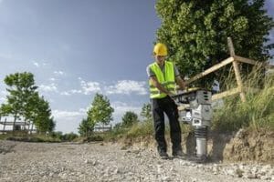 Plaque vibrante électrique AP2560e - 25 kN - sans fil, durable et économique_2