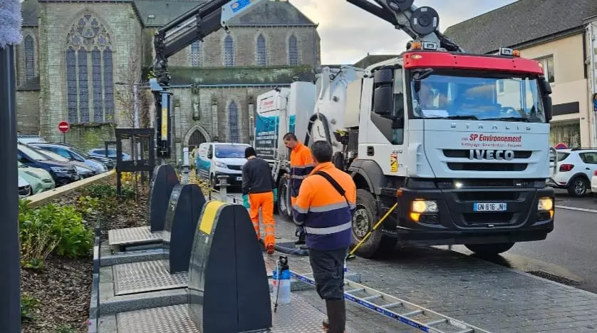 SP ENVIRONNEMENT - Lavage et désinfection de l'intérieur et l'extérieur de mobiliers de pré-collecte pour espaces publics ou privés_2