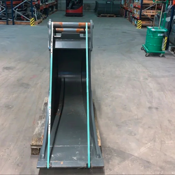 Godet de creuse tiltrotateur Egli ETL-TR 280-600 - OilQuick OQ 70 - Année 2022_2