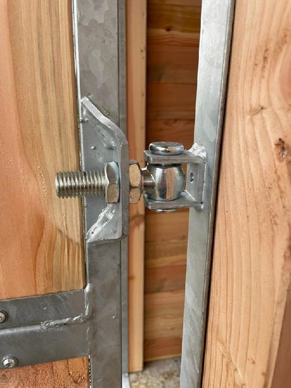 Porte de sellerie en bois Douglas - double battants - robuste et fonctionnelle_2